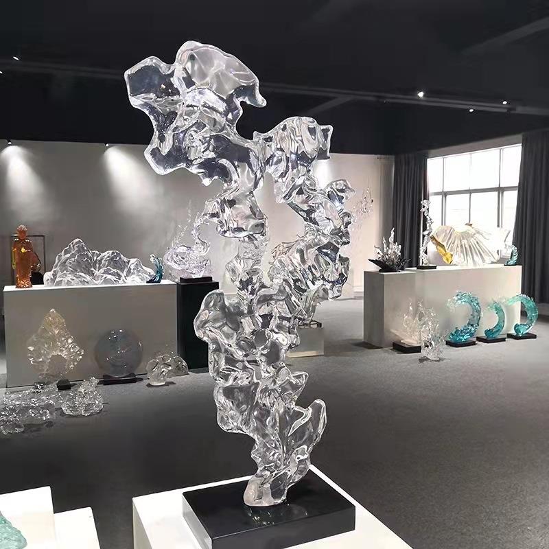 厂家直销酒店玄关办公室创意桌面摆件透明树脂太湖石艺术品雕塑