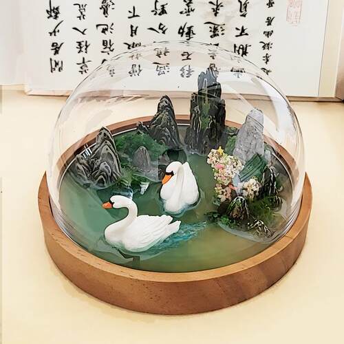 卡通国潮天鹅办公桌面小摆件创意萌宠公仔儿童房玩偶装饰树脂摆件