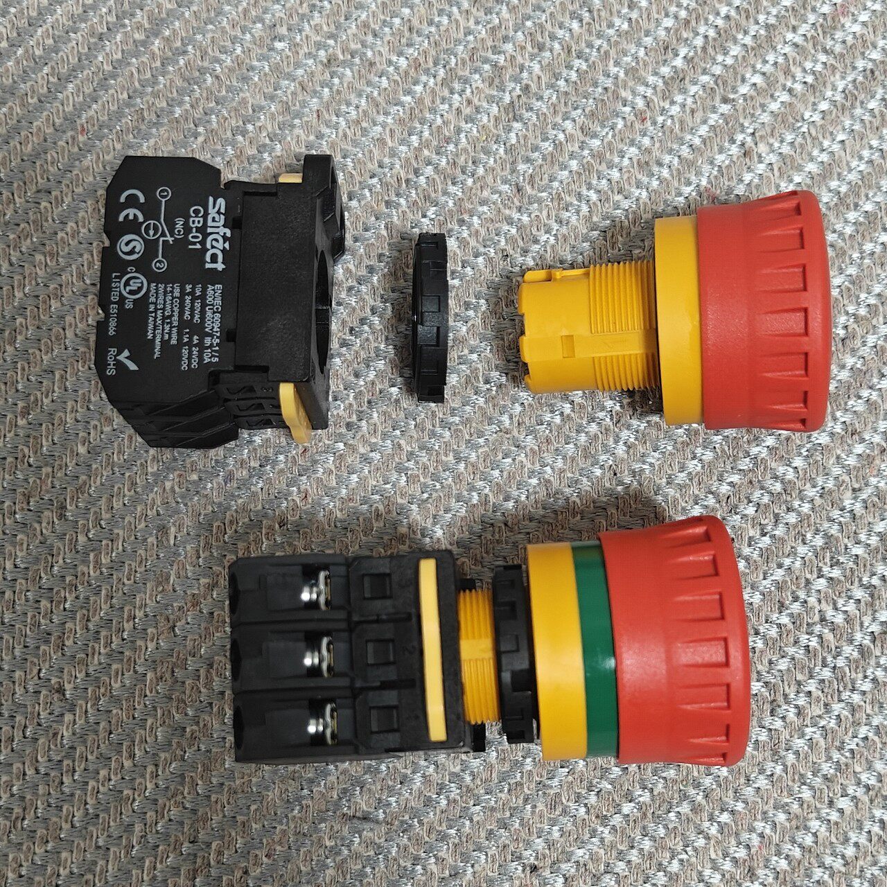 原装SAFECT紧急开关按钮开关A22B-03-O终止开关