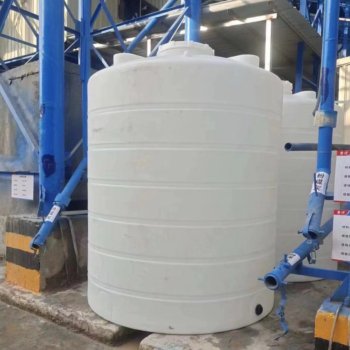 1000L塑胶水桶吨桶塑胶水塔耐酸碱耐腐蚀3吨5吨10吨20吨液体储罐