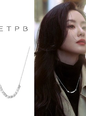 银色小方糖项链小众设计感几何吊坠毛衣链秋冬冷淡风日常百搭配饰