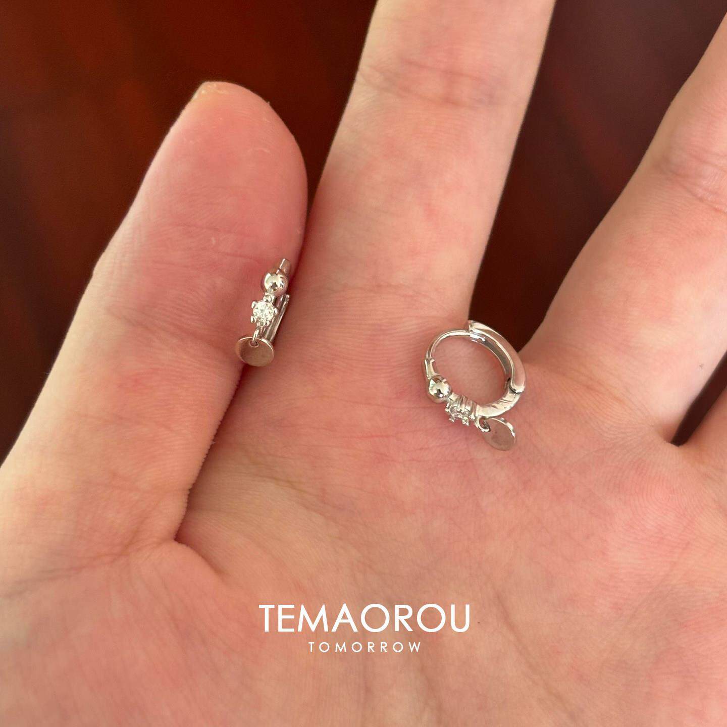 S925纯银圆片mini银色小耳扣耳钉2026新款爆款高级感小众百搭耳饰