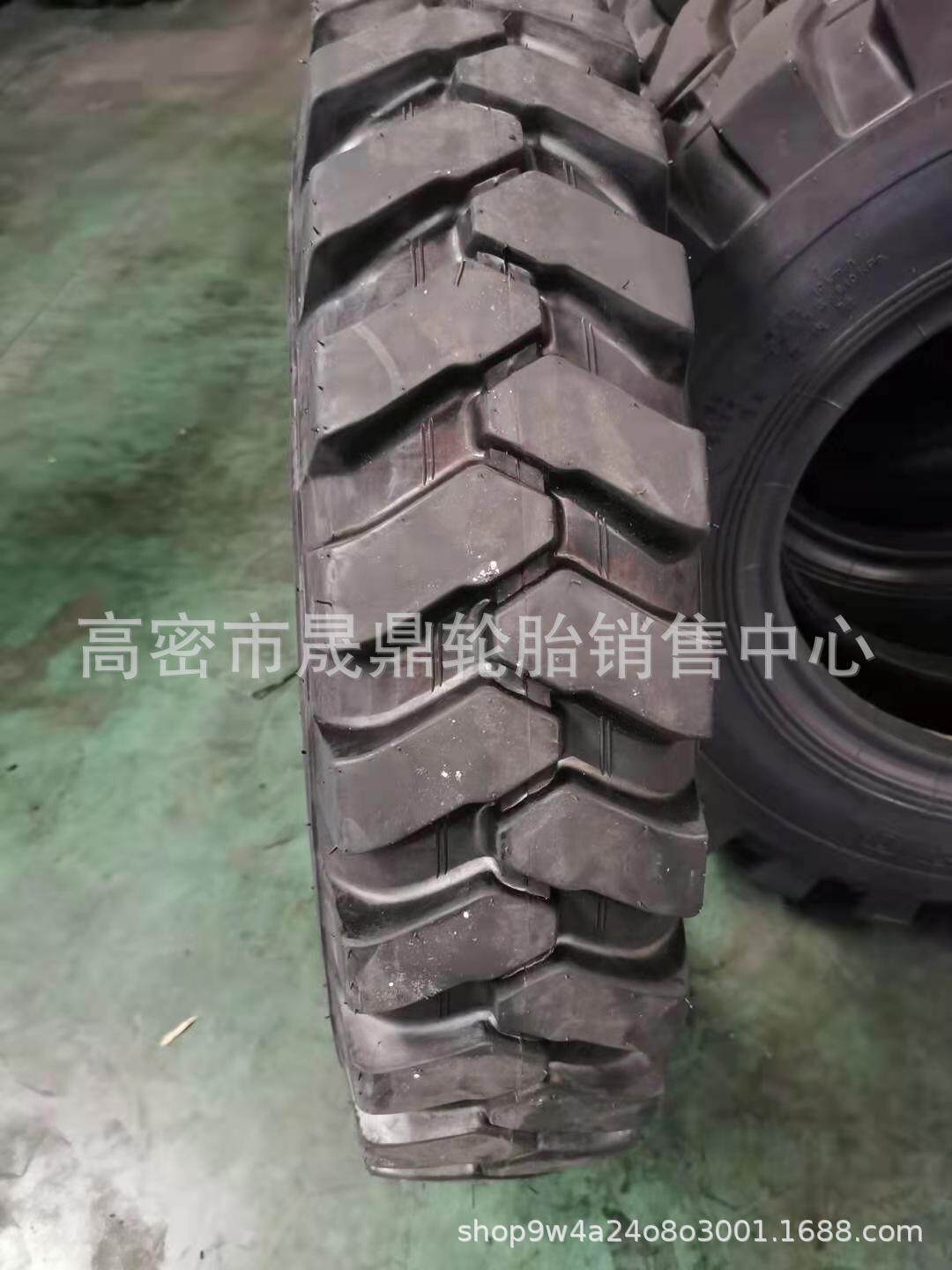新源挖机轮胎750-825-169.75-181000900-20越野矿山人字夹垫圈