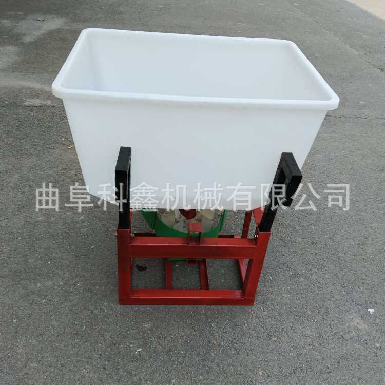 三轮后挂式电动撒肥机 小型农田大棚果园追肥机 小麦玉米施肥机