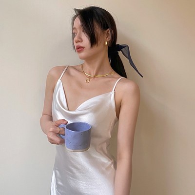 白色不透醋酸吊带连衣裙女夏季真丝显瘦修身绸缎面小白裙法式荡领