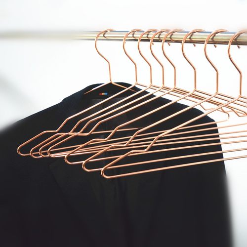 ?金属衣架ins北欧金色家用大号加粗防滑大衣架服装店铁艺衣