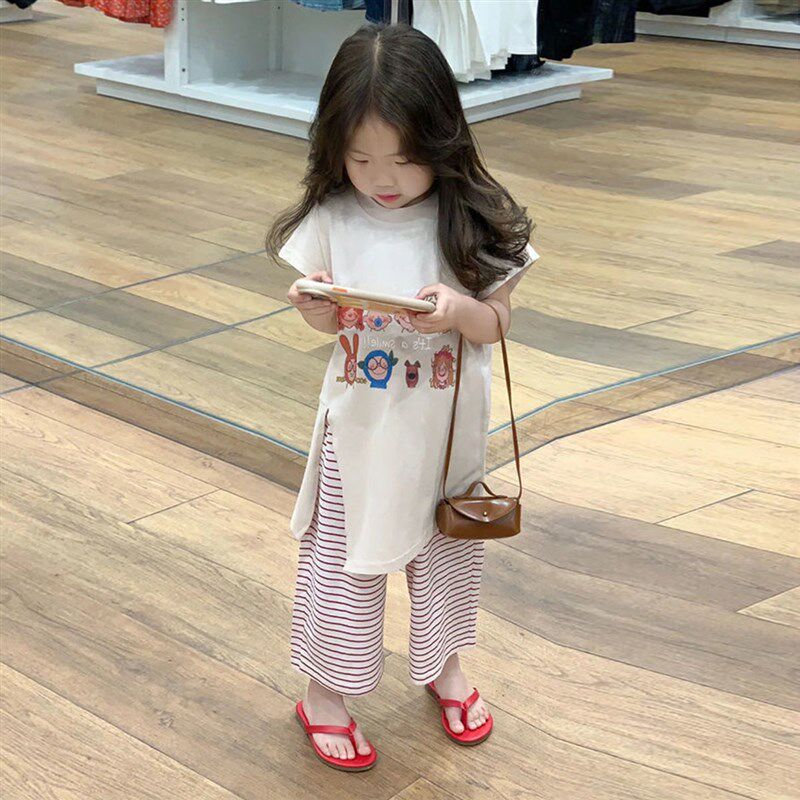 韩国童装2025夏季新款米白卡通中长款开衩短袖T恤女宝条纹直筒裤