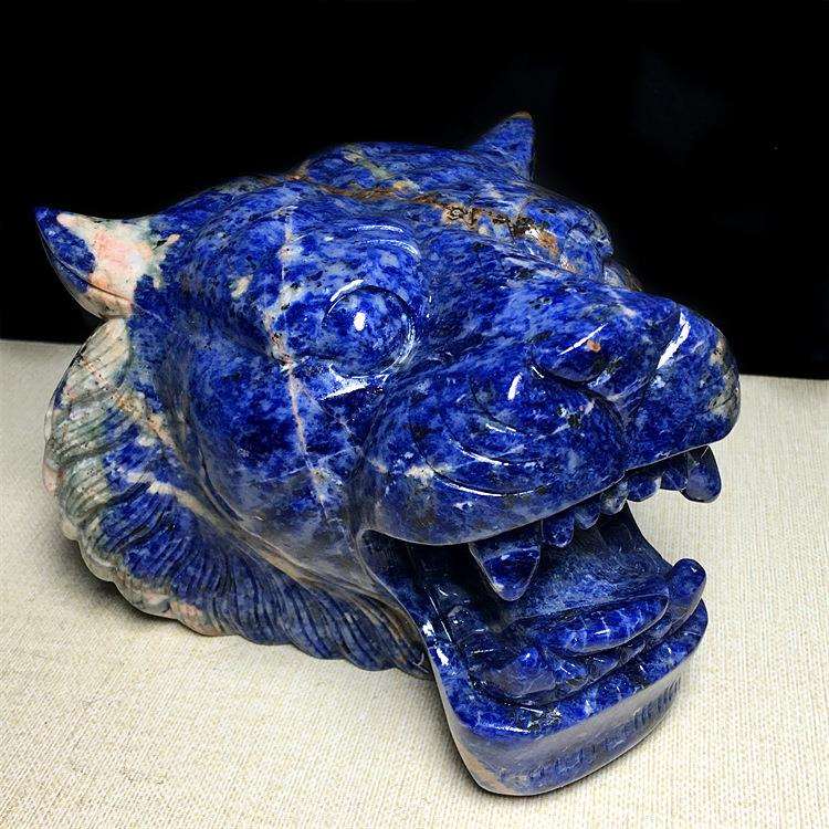 天然蓝东陵青金石天河石雕刻虎头英明神武骷髅眼镜蛇头骨家居摆件