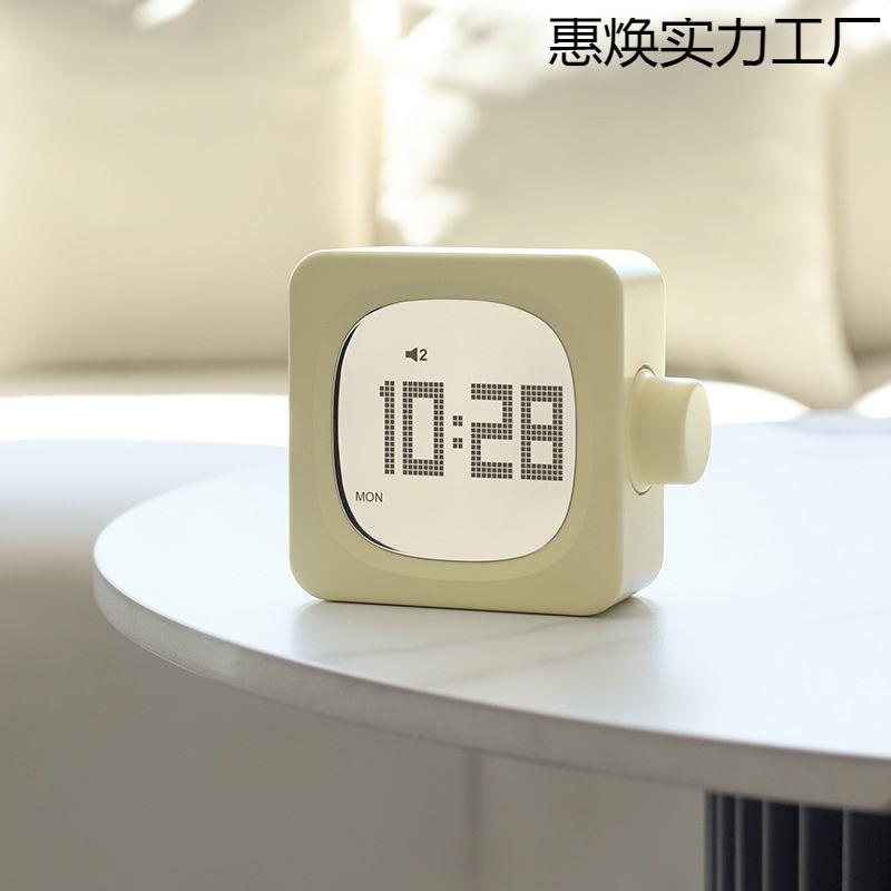 【店铺热销】方块小闹钟简约夜光静音床头充电学生用迷你led