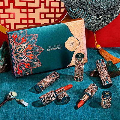 尤莉尤拉柔雾复古雕花口红套装滋C润保湿不沾杯唇膏套盒防水易上