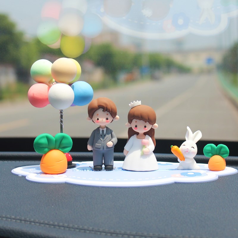 网红车内摆件车载情侣可爱高级感车上装饰品M中控台车饰汽车内饰