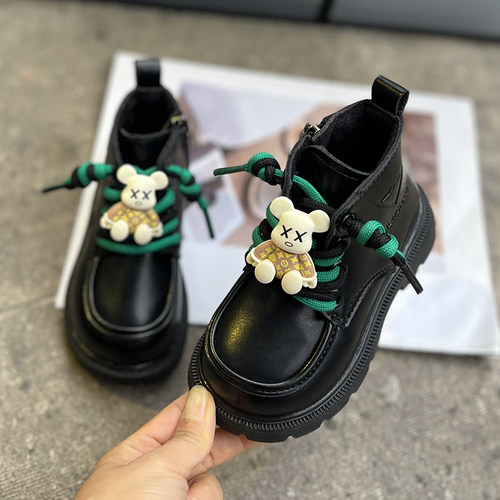 二棉鞋儿童马丁靴加绒秋冬新款软底女童鞋小女孩短靴防滑儿童靴子
