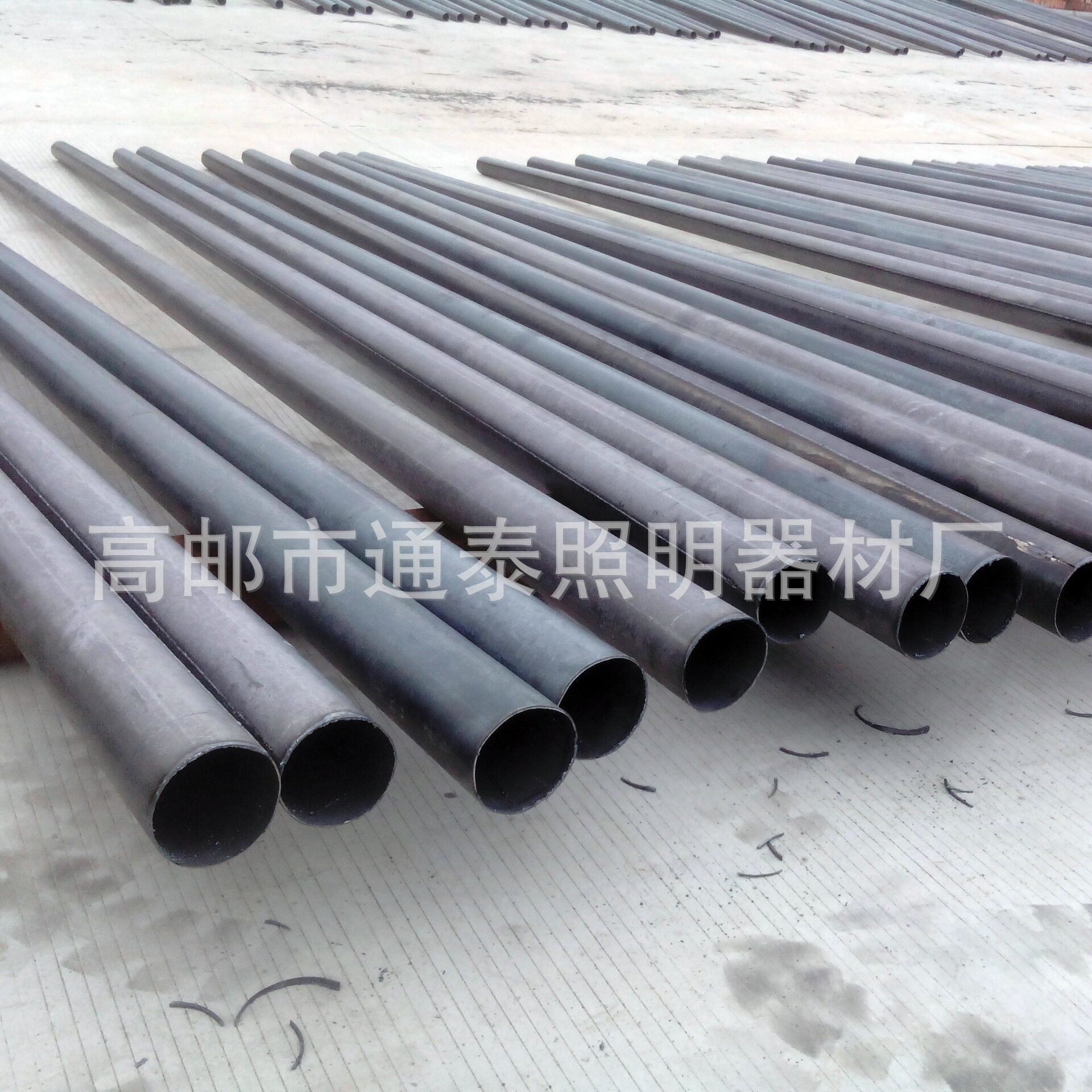 厂家批发灯杆灯柱高度5至13米厚度可以根据需要路灯路灯杆可弯曲
