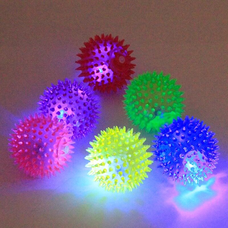 直销5.5CM6.5cm惨叫带刺按摩球7.5cm闪光球玩具地摊热卖
