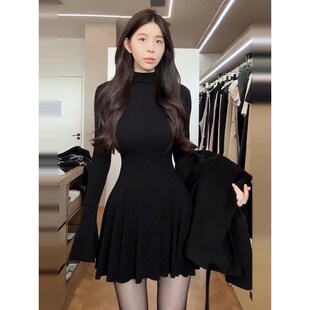 赫本风黑色半高领连衣裙女秋冬季新款收腰显瘦气质高级感修身短裙