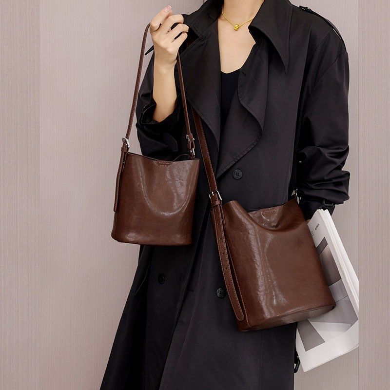 真皮水桶包女2024新款包包女士日常通勤百搭单肩斜挎包软皮高级感,箱包皮具/热销女包/男包,通用款女包,淘宝优惠券,粉丝福利购,淘宝优惠卷