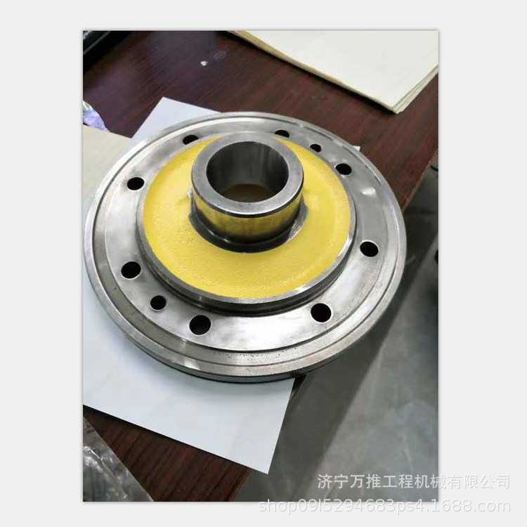 山推压路机配件SR20轮边减速器轮毂263-18-02514图片
