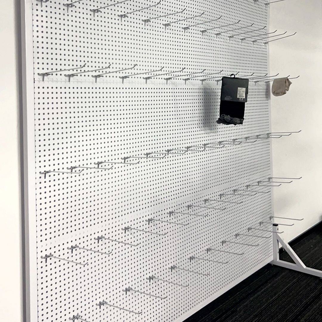 立式铁艺洞洞板落地圆孔铁板货架饰品展示厨房配件置物架超市货架