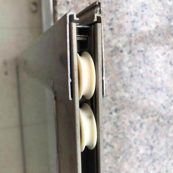 窗型不锈钢铝合金门窗轮子移推拉门2001老式承滑轮.轴滚配件轨道