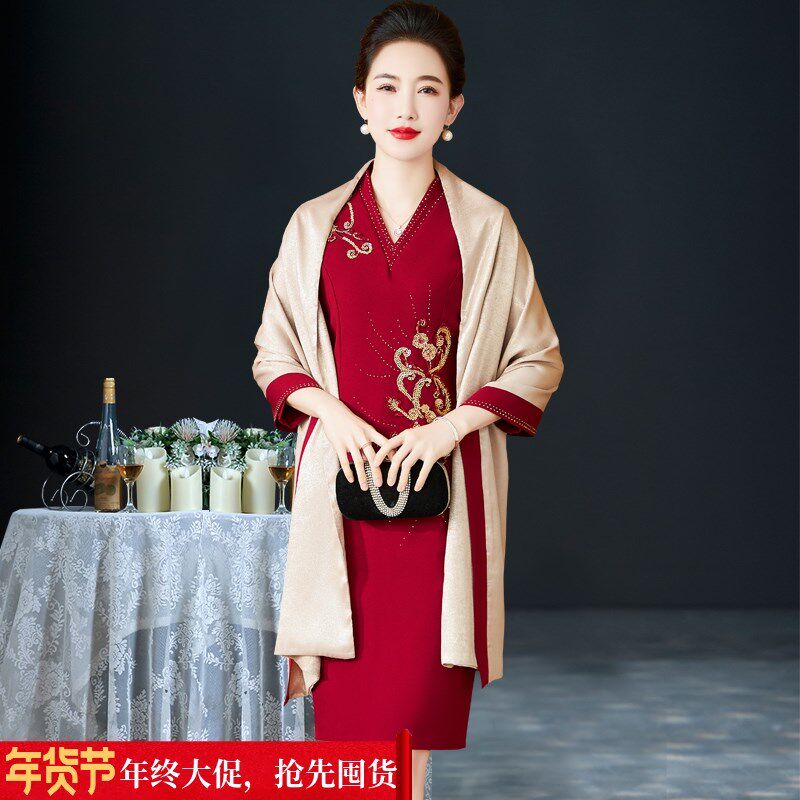 高端喜婆婆婚宴装洋气婚礼妈妈礼服披肩短旗袍喜庆时尚连衣裙春秋
