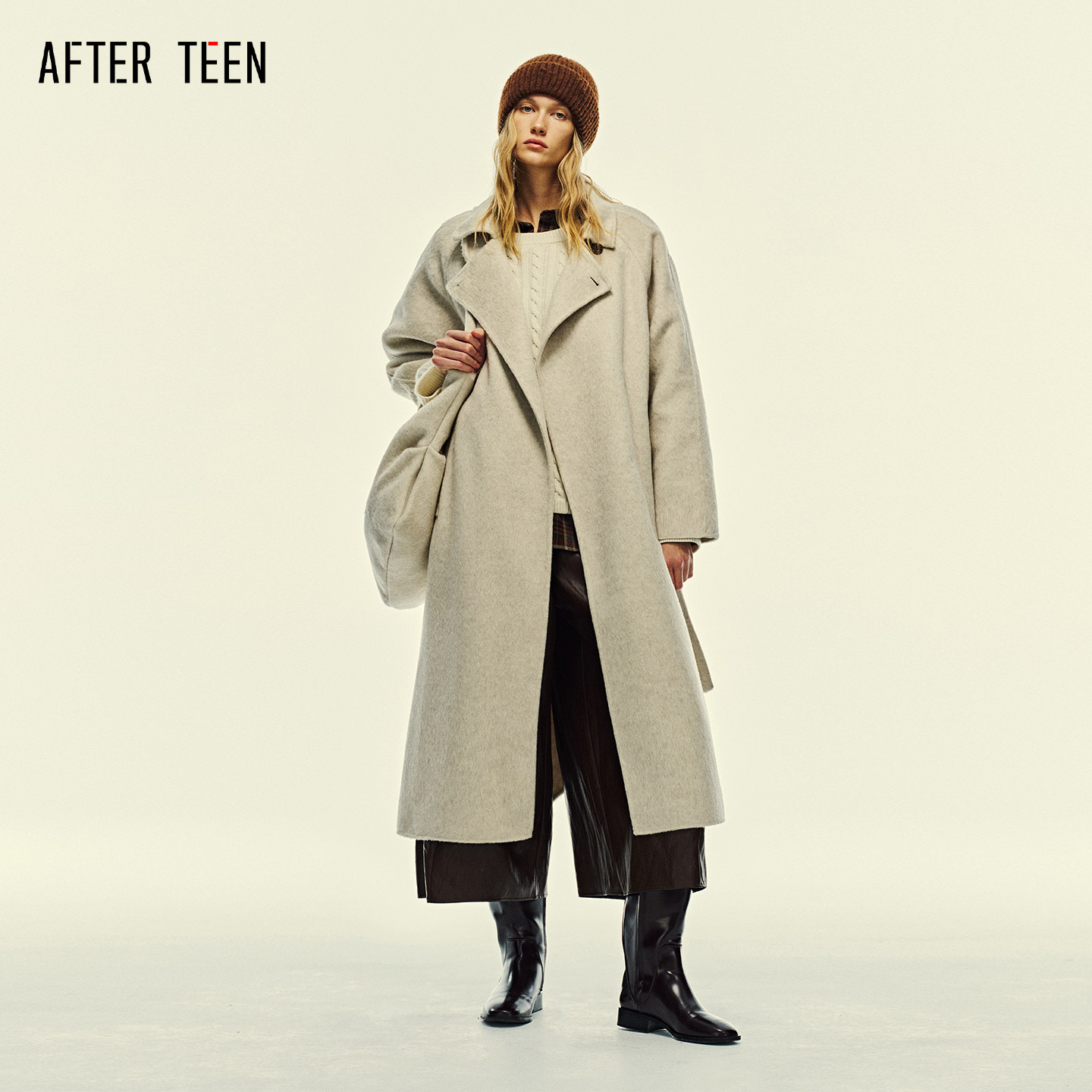 AT「摩登都市｜实用主义」羊毛翻领长款宽松廓形双面呢挎包大衣