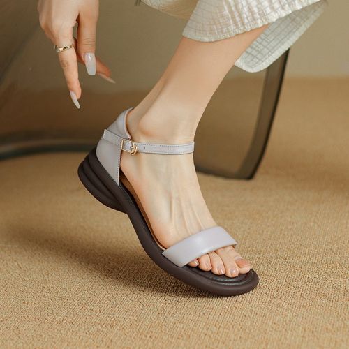 2024夏新款真皮厚底复古露趾凉鞋女粗跟松糕底一字式灰色羊皮女鞋