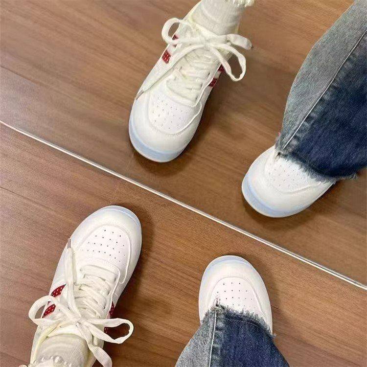 厚底小白鞋港风高颜值百搭板鞋2025新款休闲通勤轻便透气面包女鞋,女鞋,休闲板鞋,淘宝优惠券,粉丝福利购,淘宝优惠卷