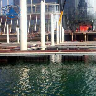 铝合金引桥钢结构水上浮桥码头浮动工程人工搭建水上乐园海上平台