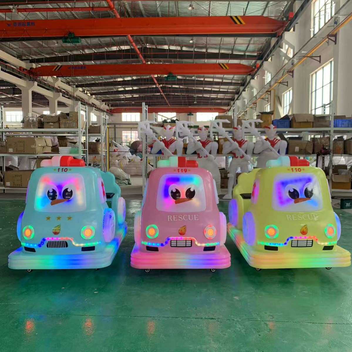2025年游乐车新款广场摆摊卡丁车儿童车碰碰车雷霆音乐碰碰车赛车