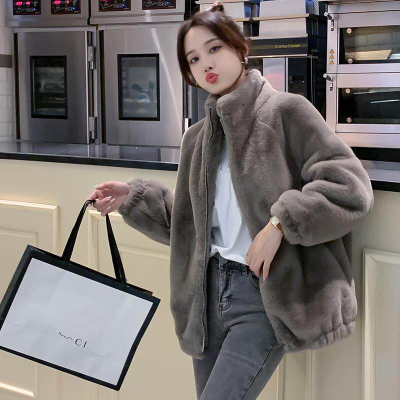 灰色短款皮草外套女冬季