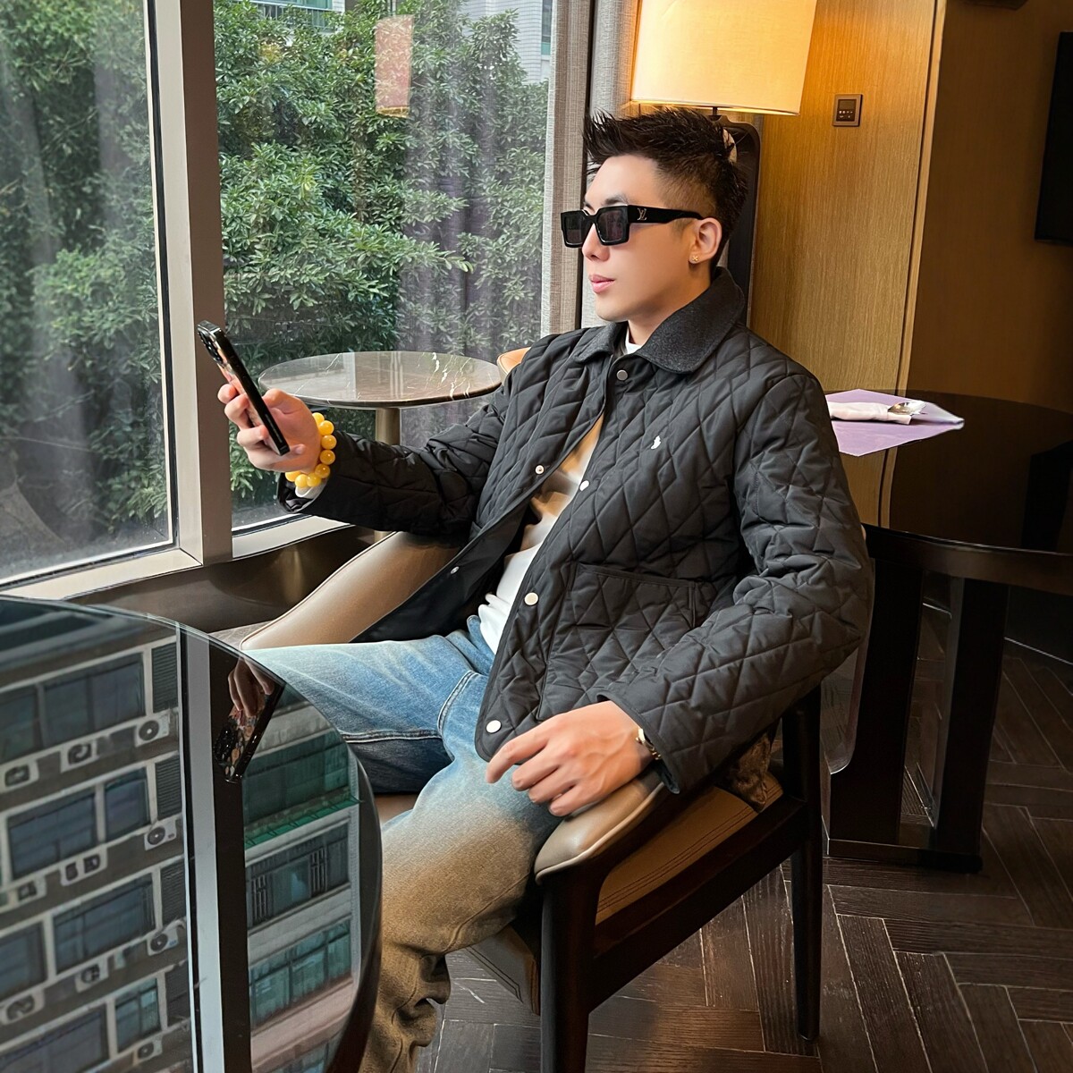 轻熟男士翻领刺绣短款棉