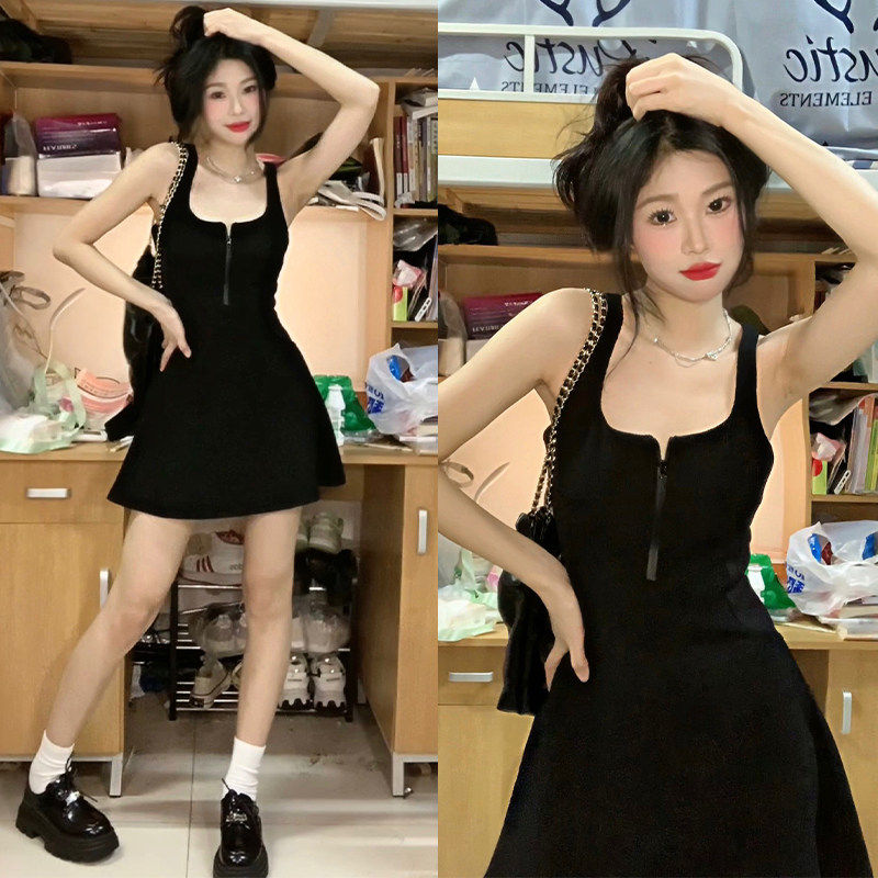 黑色吊带洋装女夏季2026