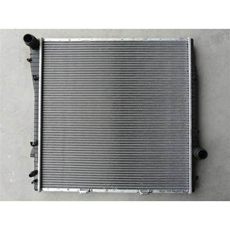 华晨汽车水箱7544668用BWMX5E53带暖风口散热器3.0L汽车散热器