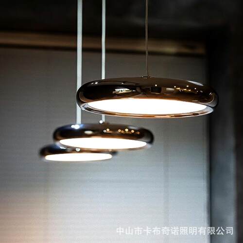 极简餐厅吊灯现代简约2024新款高端三头餐桌灯网红意式轻奢吧台灯