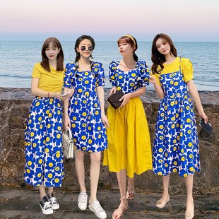 大花连衣裙海边度假风不一样的闺蜜装裙子2023年新款姐妹装纯棉裙