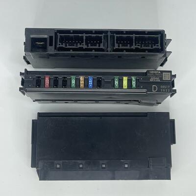 进口丰田保险丝盒82641-58010原装电装继电器110600-1221