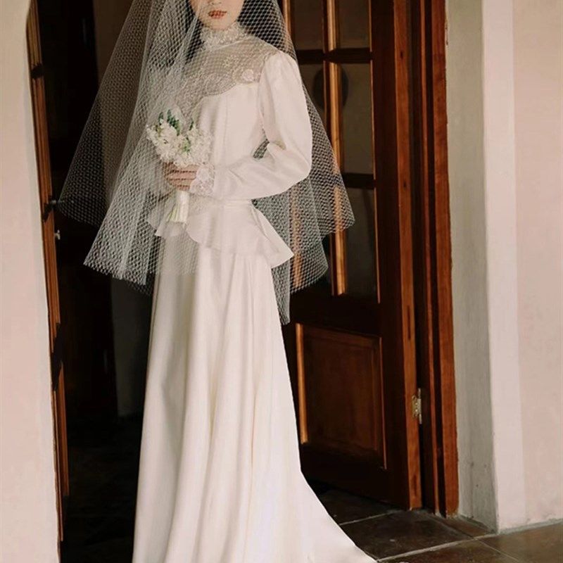 法式复古轻婚纱新娘2024新款缎面白色迎宾出门纱气质简约婚纱礼服,女装/女士精品,婚纱,淘宝优惠券,粉丝福利购,淘宝优惠卷