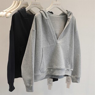 轻松出街~极简慵懒连帽深V领套头卫衣女秋季新款宽松显瘦百搭上衣
