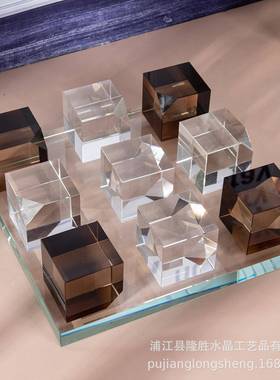 简约风格客厅摆件透明压脚方体磨砂家居装修材料软装烟灰色棋盘
