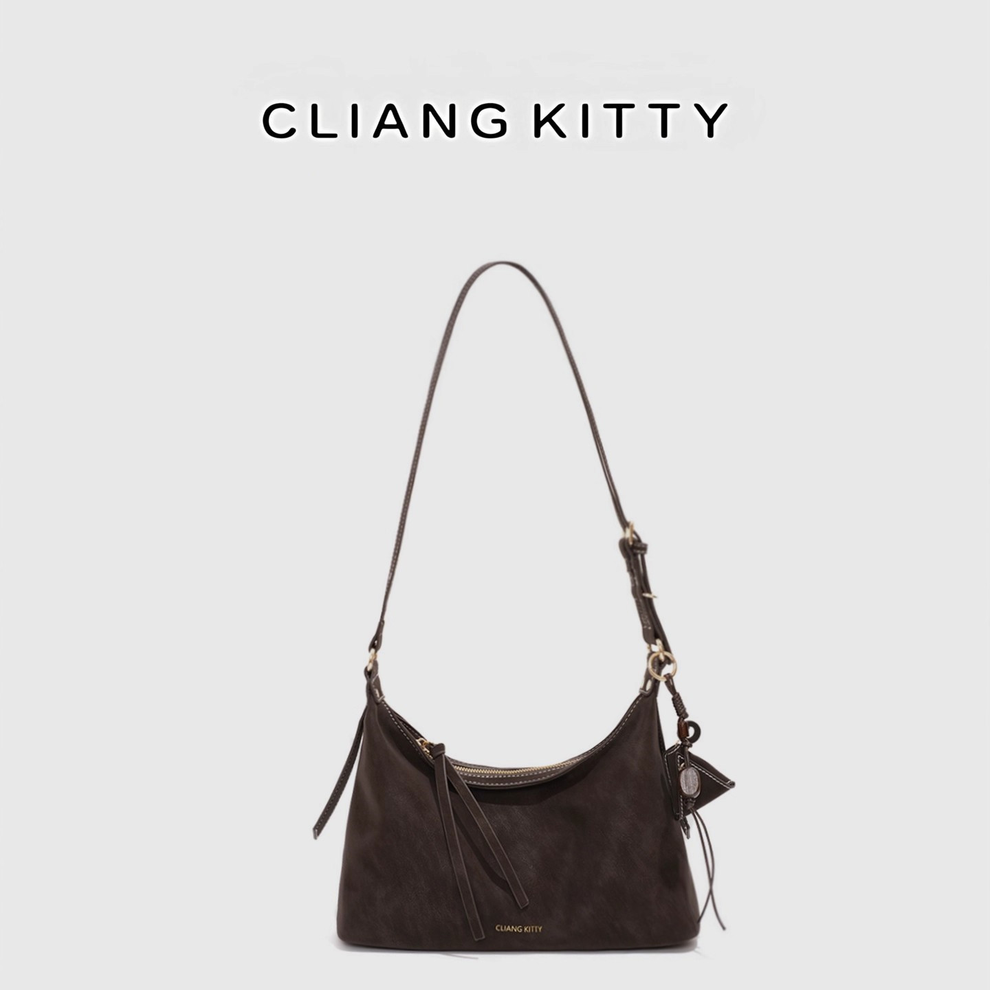 CLIANG KITTY麂皮腋下包女2025新款复古单肩包咖色流苏吊坠斜挎包