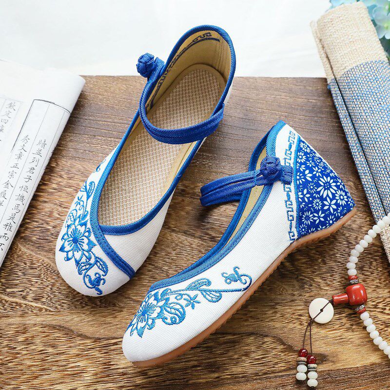 2024新品青花瓷剪纸花布鞋低跟盘扣女单鞋牛筋底民族风表演舞蹈鞋,女鞋,传统布鞋,淘宝优惠券,粉丝福利购,淘宝优惠卷