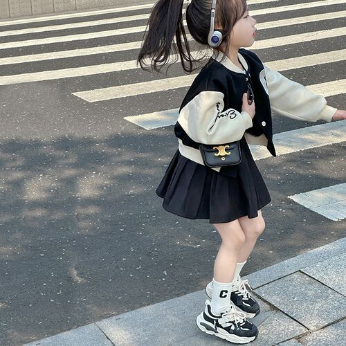 66公主女童棒球服外套2024新款春秋洋气上衣时髦网红儿童秋装夹克