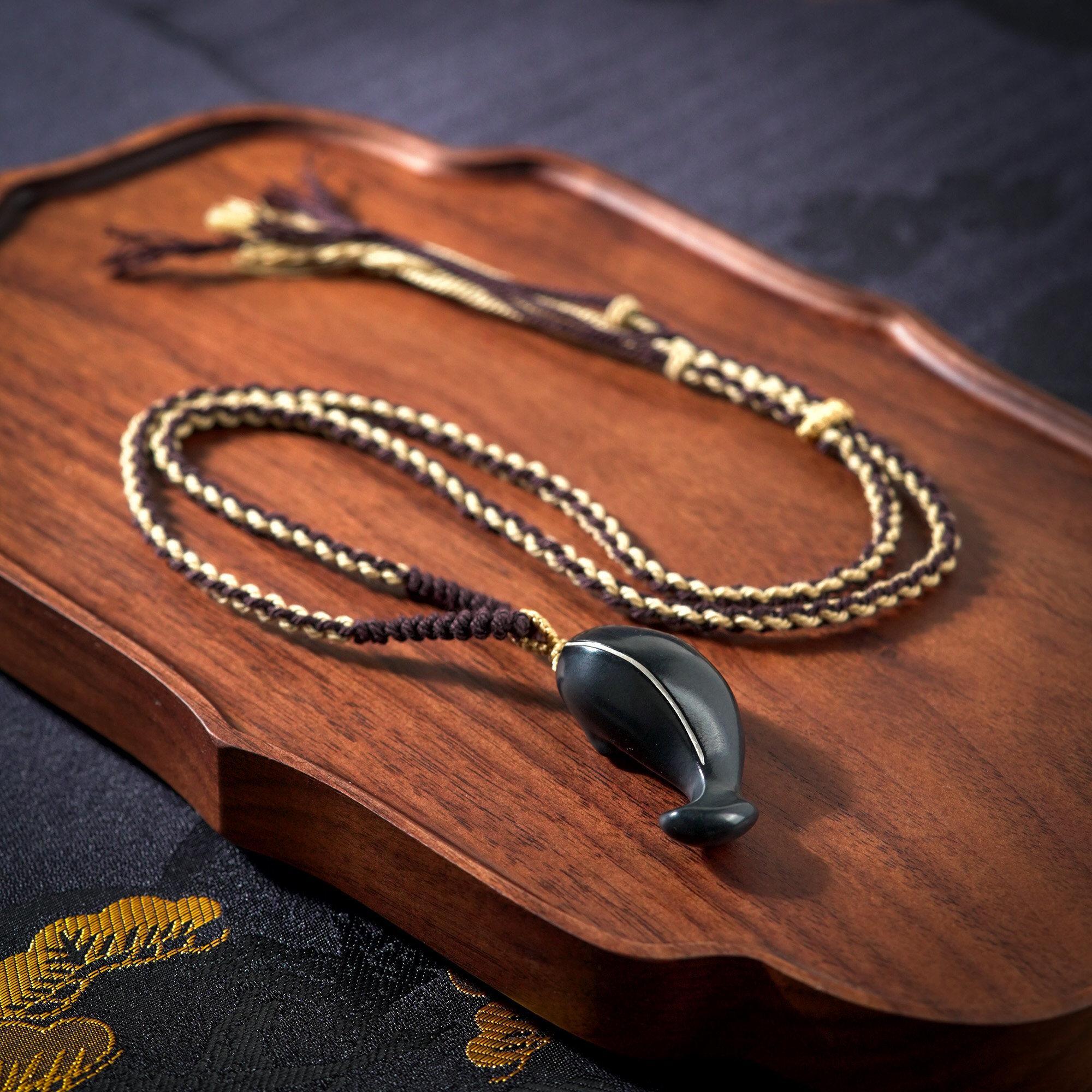 【朱朱严选】和田玉*鲸鱼*套绳项链*约45*20*16mm  多样性发其一