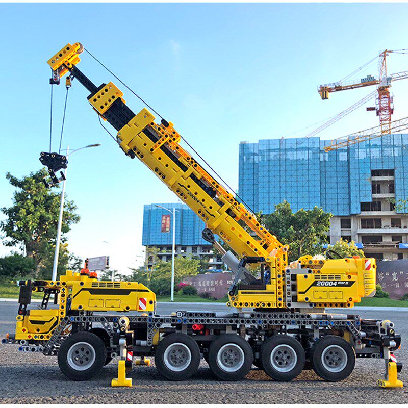 中国积木机械大型工程车重型吊车模型高难度电动儿童益智拼装玩具