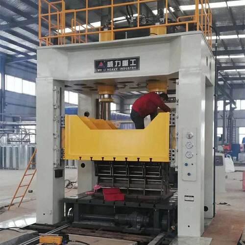 威力重工1250吨汽车零部件冷压成型液压机车辆外壳龙门框式油压机