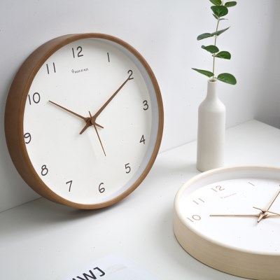 MJK现代实木挂钟日式简约钟表个性创意客厅家用时钟轻奢装饰静音