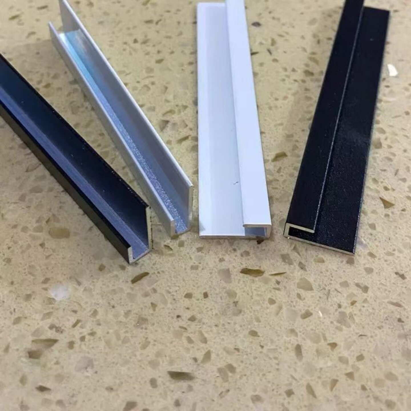 铝合金不等边U型槽收边装饰条黑色白色烤漆内径3-40mm高低槽滑轨