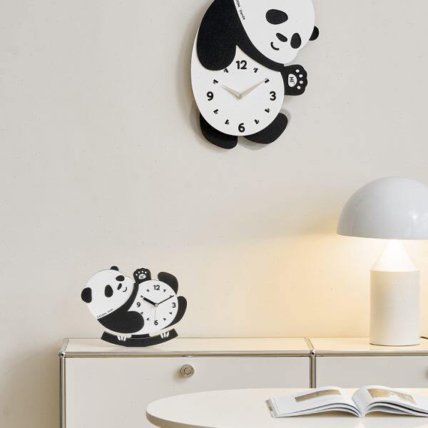 EMITDOOG免打孔2023新款熊猫钟表客厅创意家用时钟餐厅背景墙挂钟