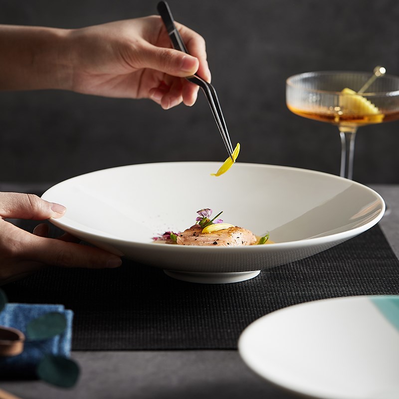 云和堂北欧盘子轻奢创意沙拉盘日式家用白N色摆盘酒店意境菜餐具