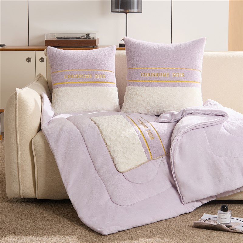 加厚牛奶绒盖毯抱枕被子两用汽车上沙发靠垫枕P头午睡二合一办公